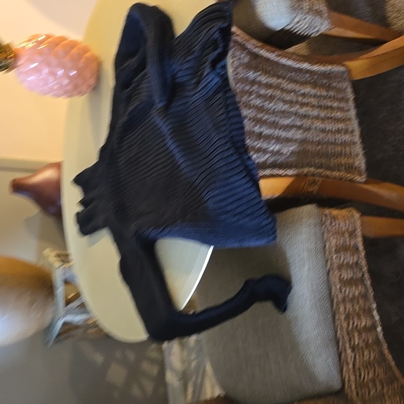 GOOD THREADS BLACK FLIMSY TURTLENECK SWEATER SIZE SMALL COZY GREAT MATERIAL EUC - Picture 2 of 2